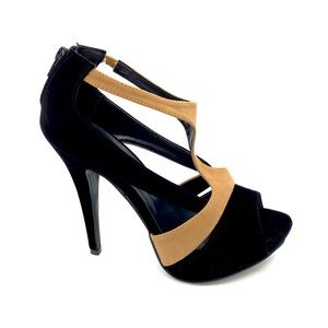 Style Nydia Black Velvet
